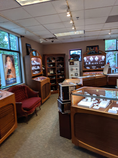 Jewelry Store «Pearce Jewelers», reviews and photos, 41 Glen Rd, West Lebanon, NH 03784, USA