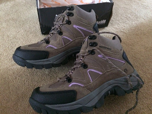 Shoe Store «Discount Shoes», reviews and photos, 1282 Brevard Rd, Asheville, NC 28806, USA