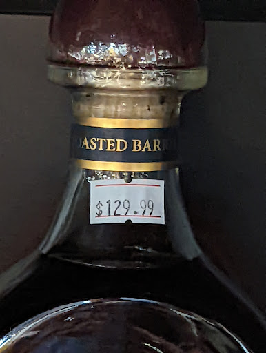 Liquor Store «Neall’s Wine & Spirits», reviews and photos, 2001 Chaneyville Rd, Owings, MD 20736, USA