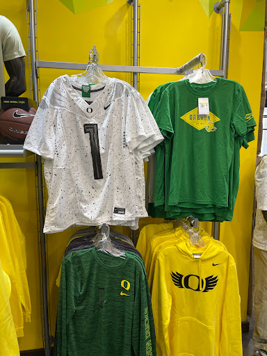 Book Store «The Duck Store - Campus», reviews and photos, 895 E 13th Ave, Eugene, OR 97401, USA