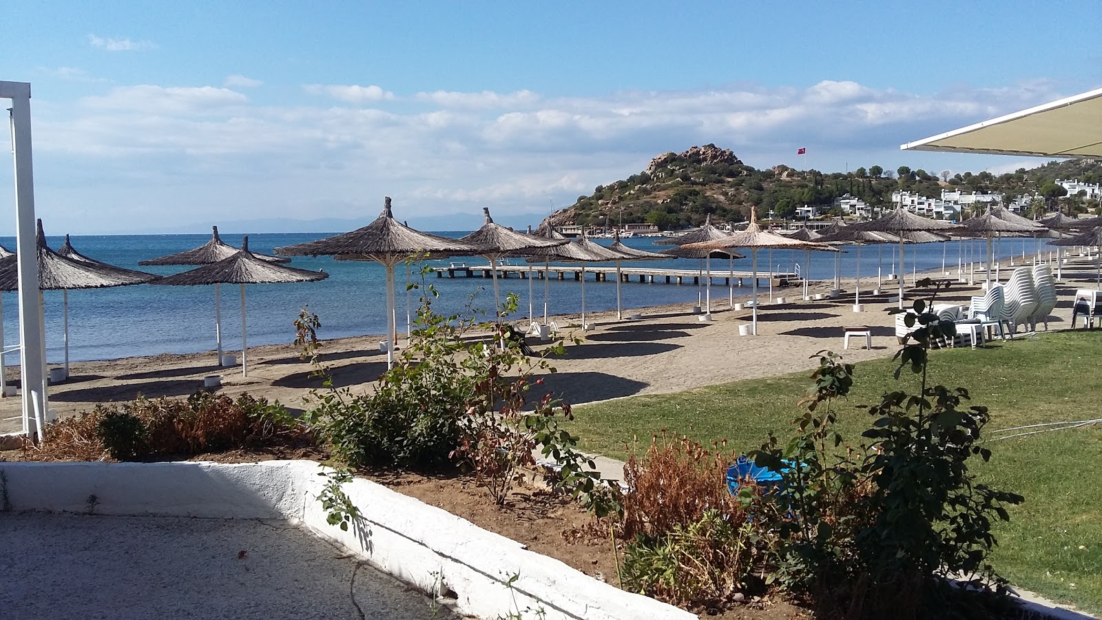 Foto de Guvercin Koyu beach - lugar popular entre os apreciadores de relaxamento