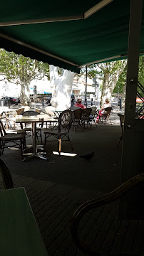Atmosphère du Restaurant Café du Marché Auriol - n°6