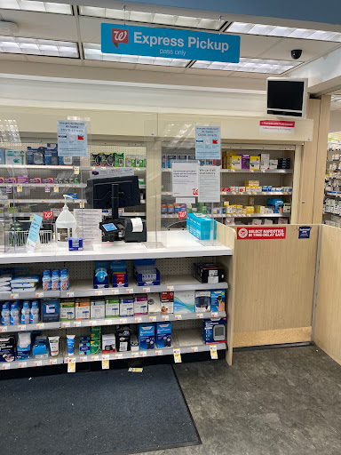 Duane Reade, 24946 Horace Harding Expy, Douglaston, NY 11362, USA, 