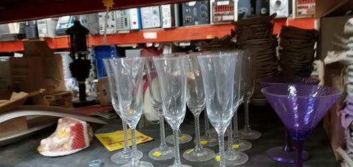 Electronics Store «Apache Reclamation & Electronics», reviews and photos, 313 W Apache St, Phoenix, AZ 85003, USA