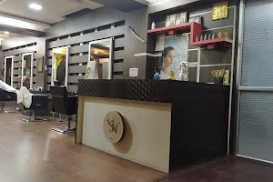 Facelook's Hair & Beauty Cafe image