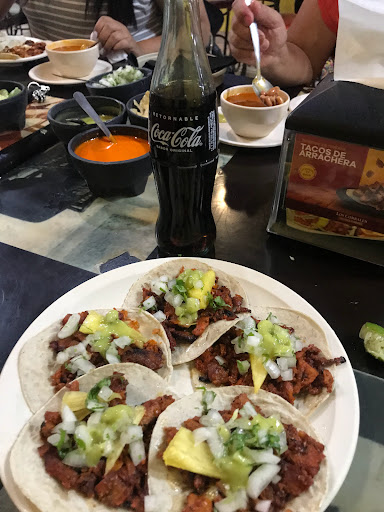 Tacos & Cortes Los Corrales Negrete