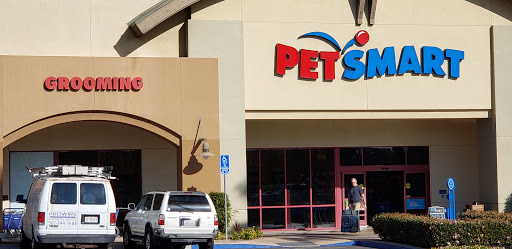 Shopping Mall «Seacliff Village Shopping Center», reviews and photos, Yorktown St & Main St, Huntington Beach, CA 92648, USA