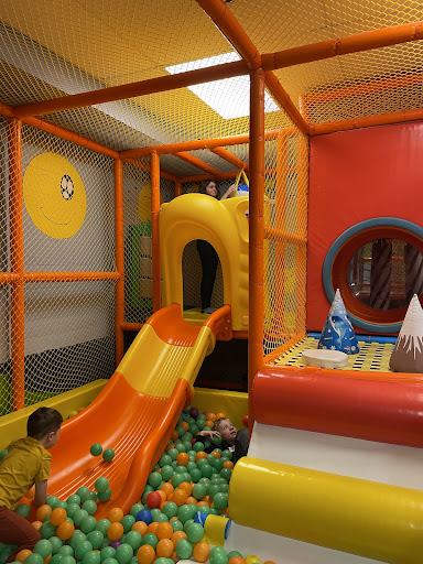 Chez Mojie - Centre de divertissement intérieur