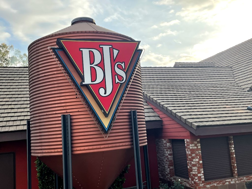 BJ's Restaurant & Brewhouse 91502