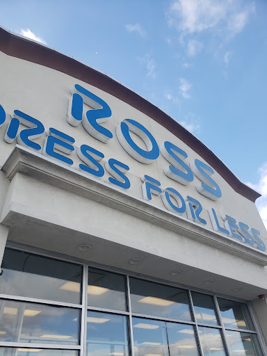 Clothing Store «Ross Dress for Less», reviews and photos, 257 N Weber Rd, Bolingbrook, IL 60490, USA