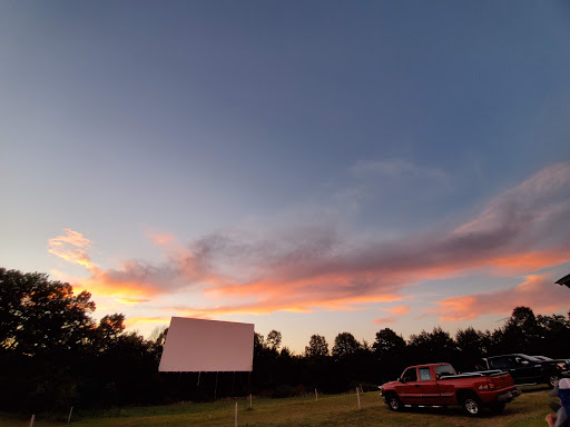 Drive-in Movie Theater «Stone Drive-In Theatre», reviews and photos, 808 Theatre Ln, Mountain View, AR 72560, USA