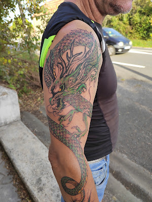 Bumblebee tattoo à Navailles-Angos