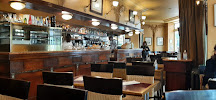 Atmosphère du Restaurant français L'Anvers du Décor à Paris - n°14