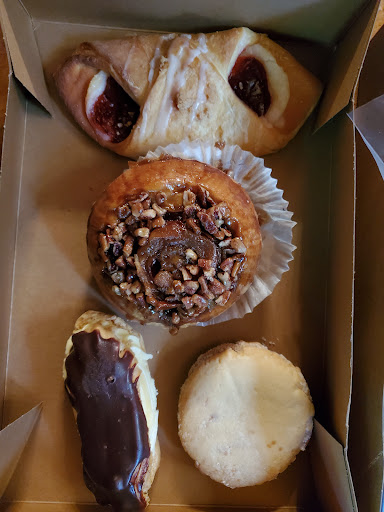 Bakery «Gualala Pizza & Bakery», reviews and photos, 39225 CA-1, Gualala, CA 95445, USA