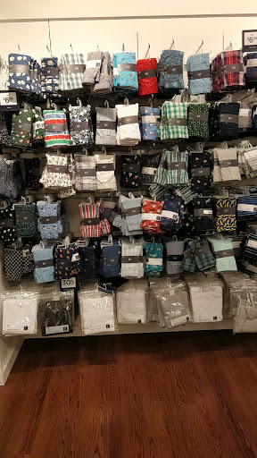 Clothing Store «Gap Outlet», reviews and photos, 1000 PA-611, Tannersville, PA 18372, USA