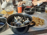 Moules-frites du Restaurant de fruits de mer Les Sirènes - Moules Frites sur Mer à Wissant - n°2