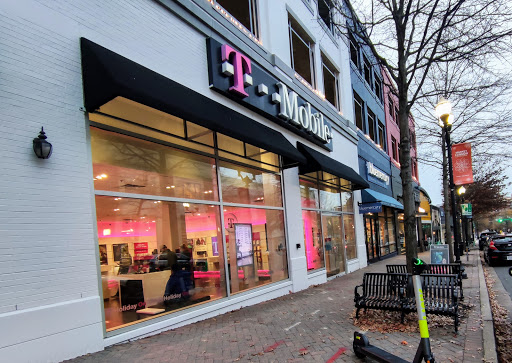 T-Mobile, 2863 Clarendon Blvd, Arlington, VA 22201, USA, 