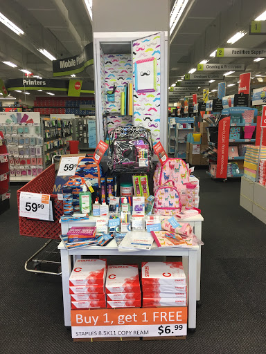 Office Supply Store «Staples», reviews and photos, 2950 Belcrest Center Dr, Hyattsville, MD 20782, USA