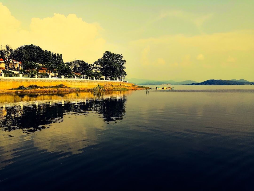 पतरातु लेक रिसॉर्ट