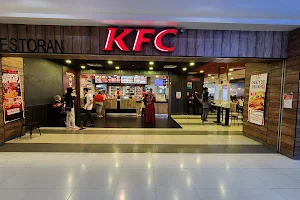 KFC Mahkota Parade image