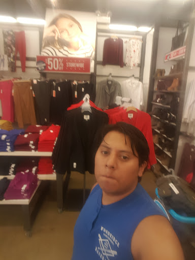 Clothing Store «Old Navy», reviews and photos, 1730 W Fullerton Ave, Chicago, IL 60614, USA