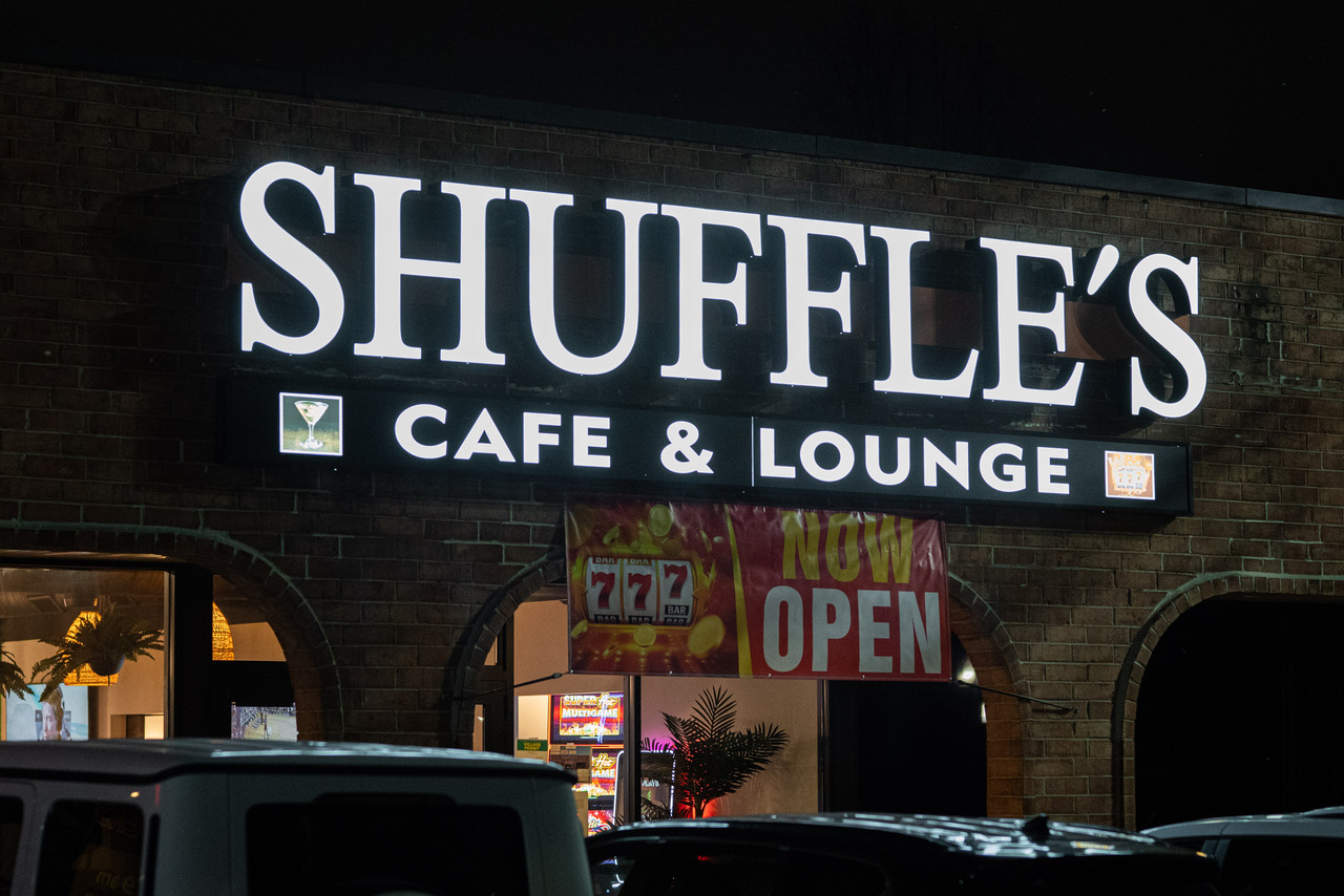 Shuffle's South | The Ultimate Sports Gaming Bar