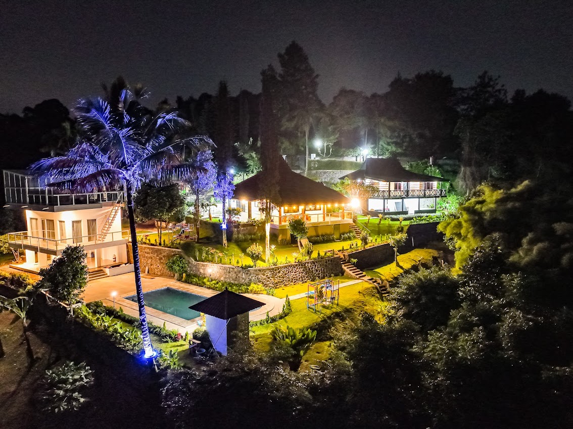 Royal Family Villa (rfv Cidokom)