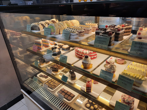 Weds & More : Cafe & Bakery | Premium Giftings | Sweets Shop | Chocolaterie