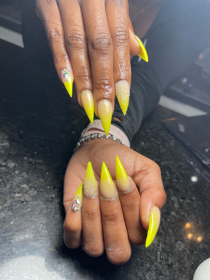 Nails & Lounge