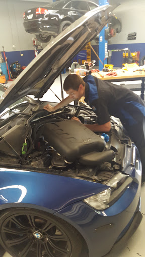 Auto Repair Shop «European Service Center», reviews and photos, 5114 Tracy St, Dallas, TX 75205, USA