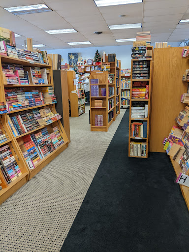 Used Book Store «Cornerstone Used Books», reviews and photos, 22 S Villa Ave, Villa Park, IL 60181, USA