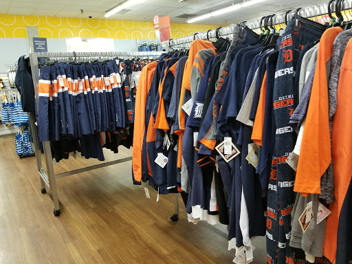 Discount Store «Kmart», reviews and photos, 5100 Dixie Hwy, Waterford Twp, MI 48329, USA