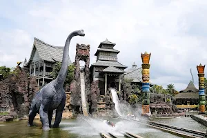 Leofoo Village Theme Park image