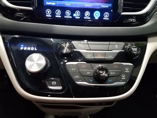 Volkswagen Dealer «Winner Volkswagen», reviews and photos, 1387 N Dupont Hwy, Dover, DE 19901, USA