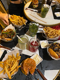 Plats et boissons du Restaurant de hamburgers Sold Out Burger à Paris - n°19