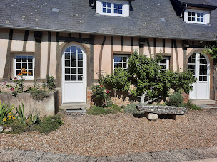 Photo n°3 de Monastère Sainte-Françoise Romaine à Le Bec-Hellouin ()