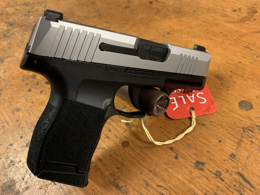 Gun Shop «Bergen Sporting Goods», reviews and photos, 649 Bergen Blvd, Ridgefield, NJ 07657, USA