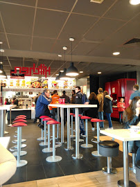 Atmosphère du Restaurant KFC Reims Thillois - n°12