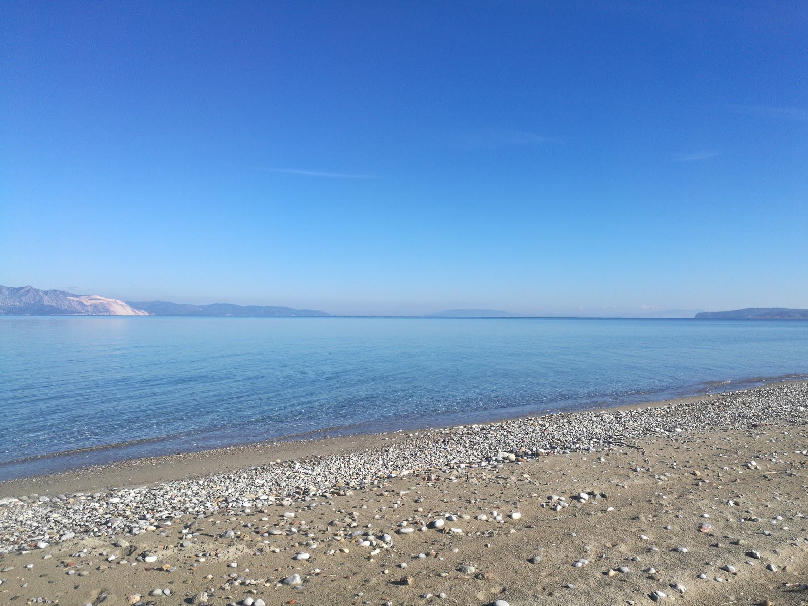 Fotografija Saint Helen beach z modra čista voda površino