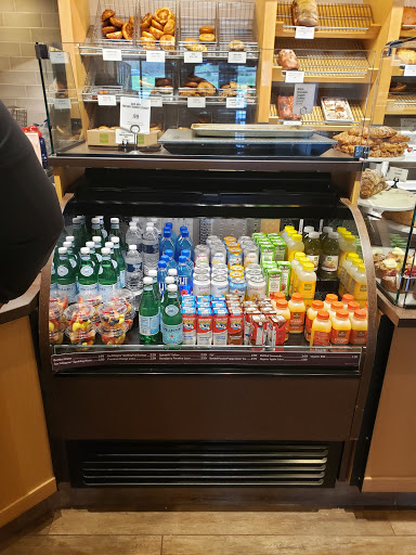 Shopping Mall «The Promenade Shops at Evergreen Walk», reviews and photos, 501 Evergreen Way #503, South Windsor, CT 06074, USA