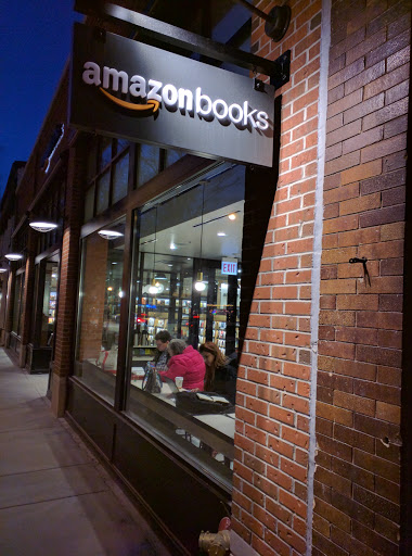 Book Store «Amazon Books», reviews and photos, 3441 N Southport Ave, Chicago, IL 60657, USA