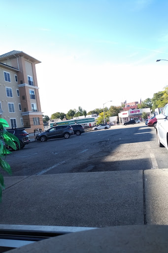 Shopping Mall «Midtown Shopping Center», reviews and photos, 74 Morris St, Morristown, NJ 07960, USA