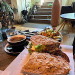 Photo n°6 de l'avis de E..b fait le 15/09/2023 à 14:32 sur le  YUNA à Berlin