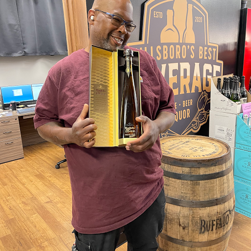 Liquor Store «Hillsboro Liquor Store», reviews and photos, 2055 SE Tualatin Valley Hwy #14, Hillsboro, OR 97123, USA