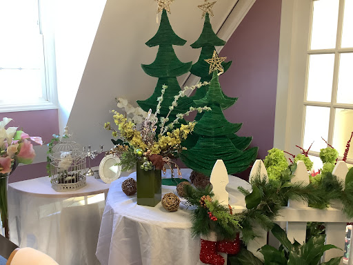 Florist «Cary Florist», reviews and photos, 100 Parkthrough St, Cary, NC 27511, USA