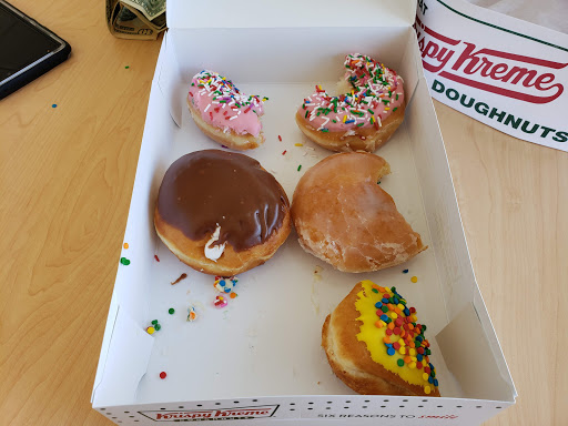 Bakery «Krispy Kreme Doughnuts», reviews and photos, 208 W 14 Mile Rd, Troy, MI 48083, USA