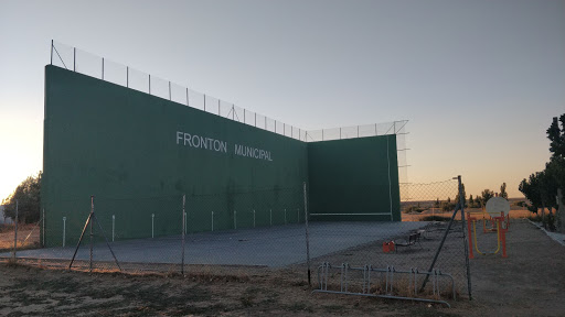 Frontón en Poveda de las Cintas, Salamanca