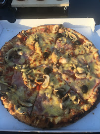 Plats et boissons du Pizzas à emporter Aujourd'hui Pizza à Aimargues - n°9