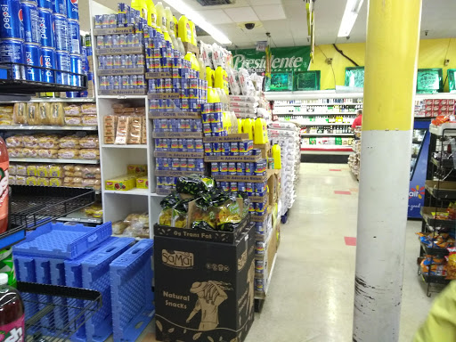 Grocery Store «Plaza Tropical Supermarket», reviews and photos, 665 W Lancaster Rd, Orlando, FL 32809, USA