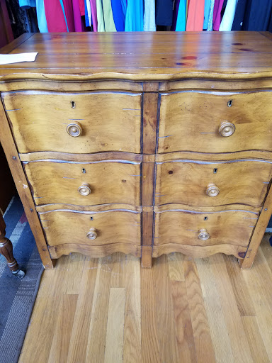 Thrift Store «Monarch Thrift Shop», reviews and photos, 2866 N Milwaukee Ave, Chicago, IL 60618, USA